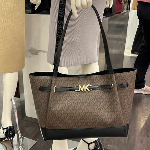 MICHAEL KORS
Reed Large Logo Belted Shoulder Tote Bag
Brown/Black 
NWT - Picture 16 of 16